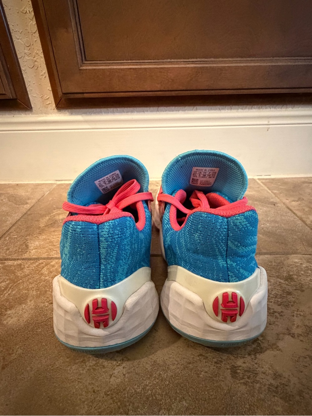 Adidas Harden Vol. 4 Boys' Basketball Shoes “Candy Paint” Boys Size 5.5 - Picture 4 of 7